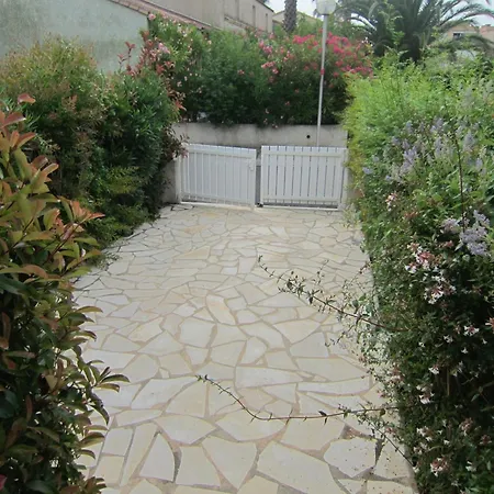 Holiday home Pavillon 5/6 Pers Avec Piscine A 300m De La Plage, Clim, Parking, Confort - Fr-1-781-6